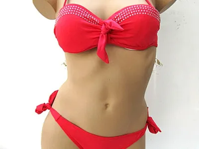 Maillot de bain  Bikini + paré-haut 4,00 € HT/unité  Référence : 3451