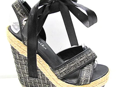 Sandales ref 5842 6.9€ ht 