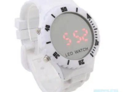 LOT 25 MONTRES LED MON6