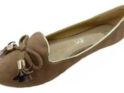 Ballerine pompom 3,95 € HT/unité