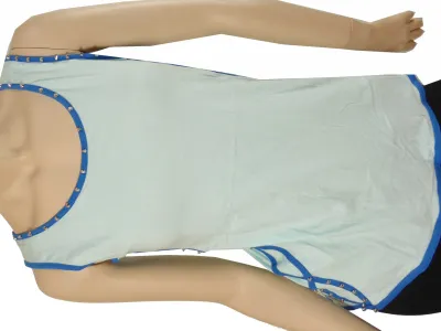 Débardeur clouté 2,90 € HT/unité