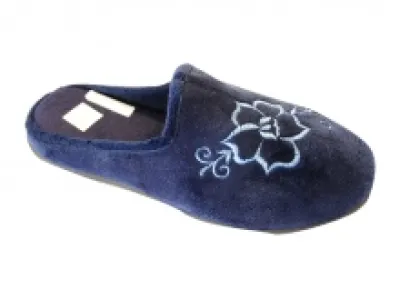 Chaussons fourrés ornés de fleurs brodées