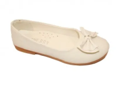 Ballerines parées de nœuds à strass