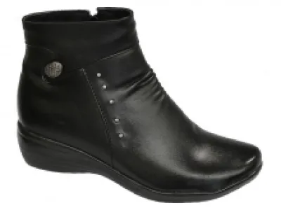 Bottines noires décorées de strass