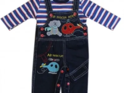 Ensemble fashion avec salopette jeans et t-shirt pour bébé garçon