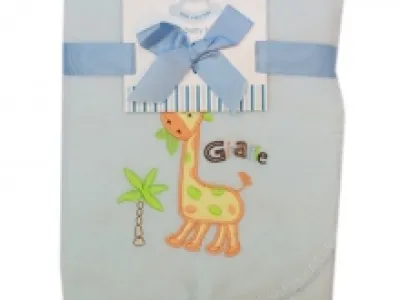 Couverture bébé avec motif brodée