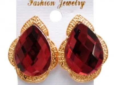 Boucles d’oreilles serties de pierres facettées