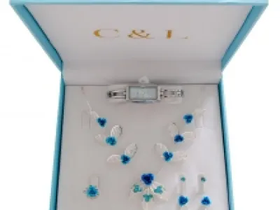 Coffret cadeau décoré de fleurs pour femme