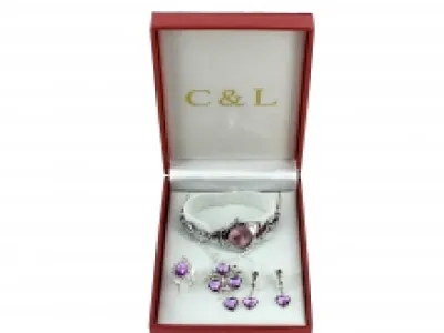 Parure bijou sertie de pierres facettées