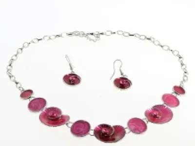 Parure bijou fantaisie agrémentée de pierres