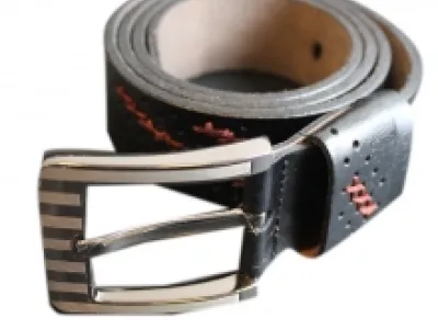 Ceinture perforée en cuir