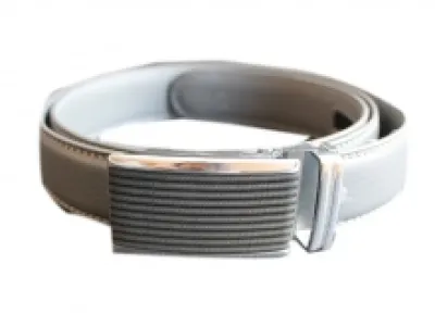 Ceinture en cuir avec boucle fantaisie