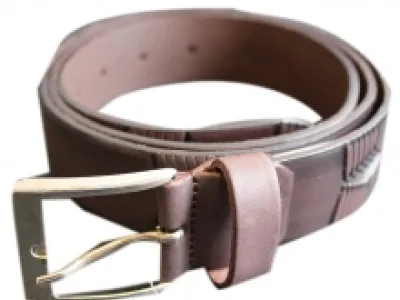 Ceinture gravée de motifs en cuir