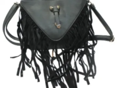 Joli sac à bandoulière agrémenté de franges