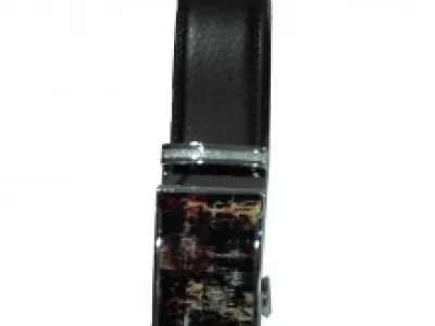 Ceinture en cuir avec boucle fantaisie en métal
