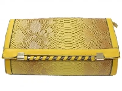 Pochette reptile très glamour