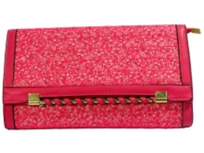Pochette chic agrémentée de dentelle