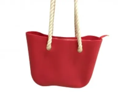 Sac de plage tendance avec double anses torsadée et fermoir zippé