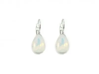 Boucles d’oreilles modèles goutte d’eau