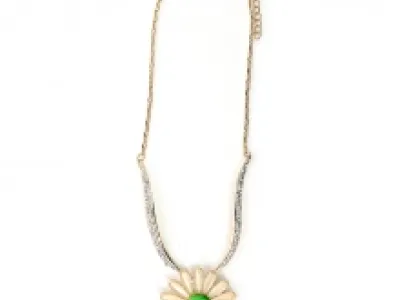 Collier en maille avec pendentif fleur