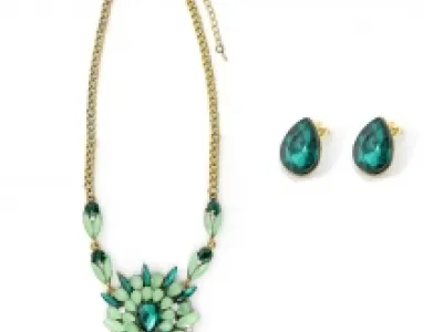 Parure sertie de pierres