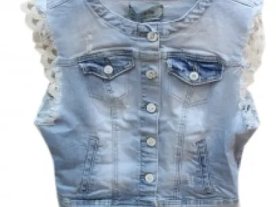 Gilet en jeans délavé bordé de dentelle