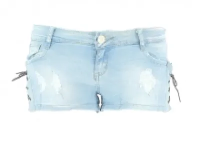 Short en jeans délavé avec lacet sur les côtés