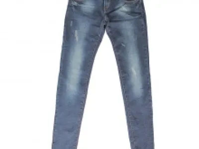 Jeans slim délavé avec éraflures