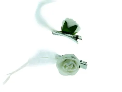 Pince à bec cheveux motif rose avec plume