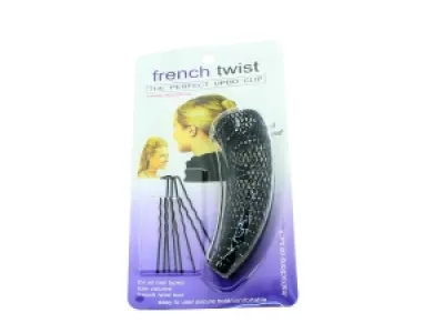 French twist avec une corne et 4 épingles pour un chignon banane parfait