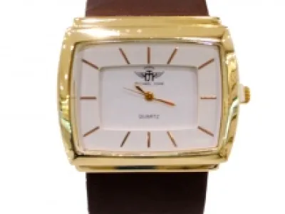 Montre-bracelet avec cadran carré et mouvement quartz