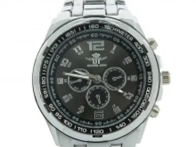 Montre métal avec chronographes et tachymètre
