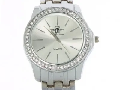 Montre sublime sertie de strass