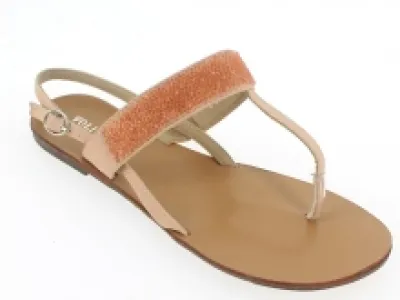 Sandale rose agrémentée de strass
