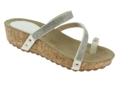 Sandales blanches serties de strass