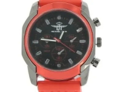Montre homme avec bracelet en silicone perforé