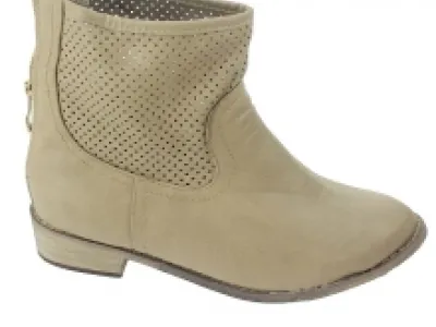 Bottines khaki ornées de perforation