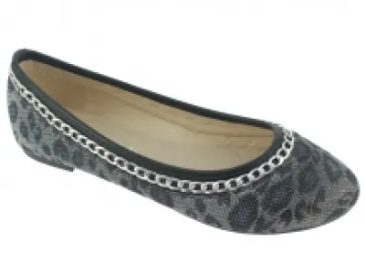 Jolies ballerines léopard noires ornées de chaîne