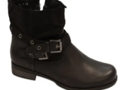 Bottines noires avec brides textilles à œillets
