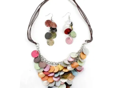 Parure fashion en sequins de nacre