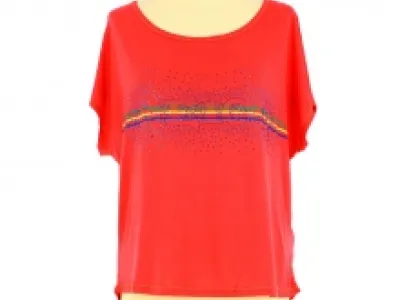 T-shirt loose incrusté de strass sur la poitrine