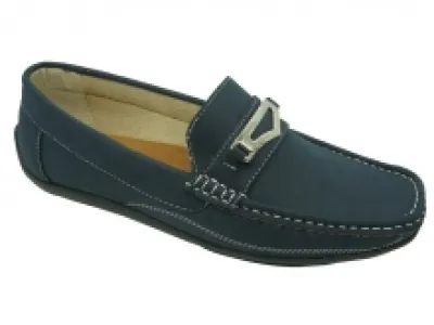 Mocassins homme avec motif en métal sur la languette