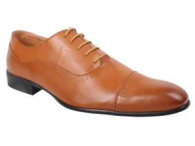 Chaussures de ville bordées de perforation pour homme