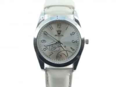 Montre bracelet enjolivée de motif floral