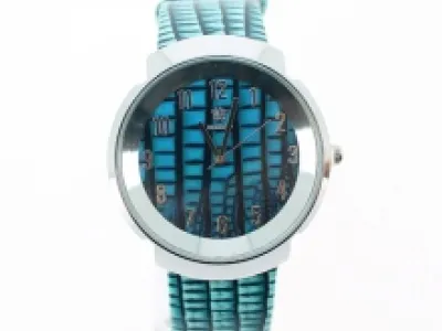 Montre avec cadran transparent et bracelet croco
