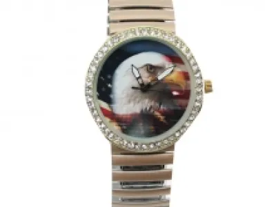 Montre bracelet ornée de strass