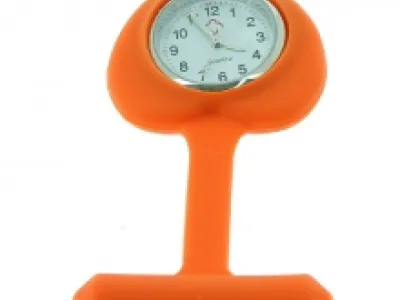 Montre d'infirmière motif coeur avec fermoir épinglé