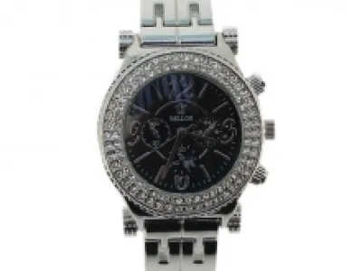 Montre argentée ornée de strass avec 3 compteurs