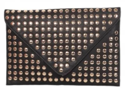 Pochette enveloppe clouté