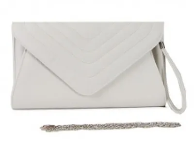 Pochette enveloppe avec bandoulière chaîne